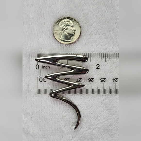 Silver Tone Squiggle Tornado Lapel Pin - Brooch - Scarf Pin - Picture 4 of 5